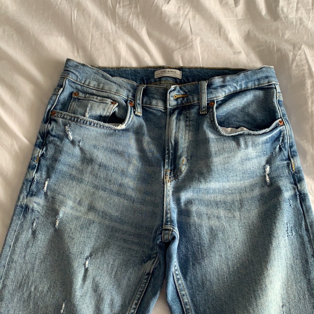 Zara women’s cropped jeans size 6 European 38 ripped knee - Picture 2 of 5